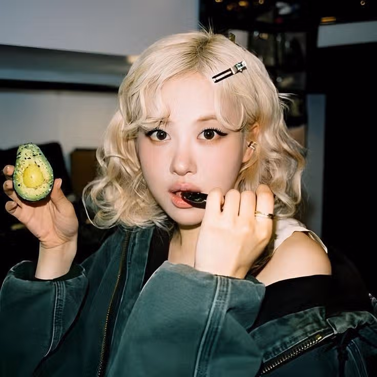 [2025 Latest] Is Rosé in a relationship? A complete summary of her 8 past boyfriends, evidence of her relationship with Suzy, and her ideal type!