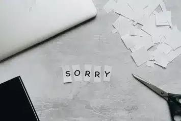 alt=사과-영어-표현,정중한-사과-영어,사과-영어회화,죄송합니다-영어로-정중하게,다시-한번-죄송합니다-영어로,진심으로-사과하다-영어로