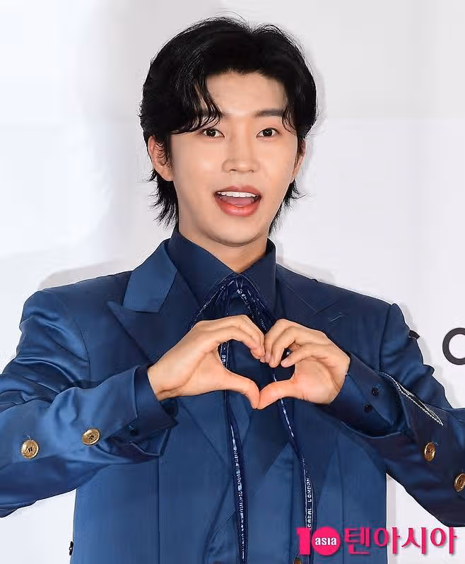 🌺임영웅, 실내 데이트하고 싶은 남자 트로트 가수 1위 