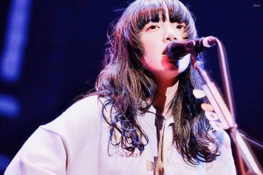 【最新】 あいみょん左腕タトゥー、本物？シール説と意味3選、そしてタトゥー賛否論まで完全まとめ！