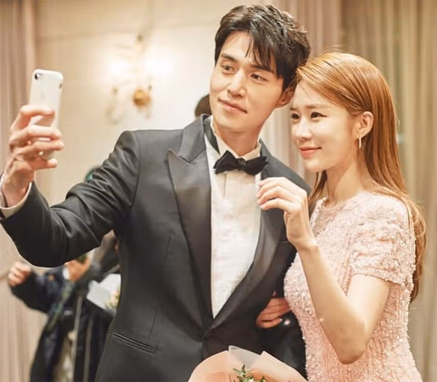 [Último 2025] ¿Está casado Lee Dong Wook? Desde la verdad sobre su esposa e hijos hasta sus ocho exnovias, su opinión sobre el matrimonio y sus últimas apariciones.