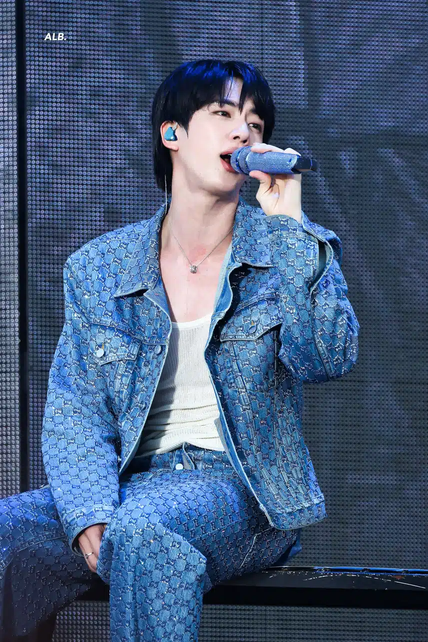 I performed wearing clothes made by Gucci.