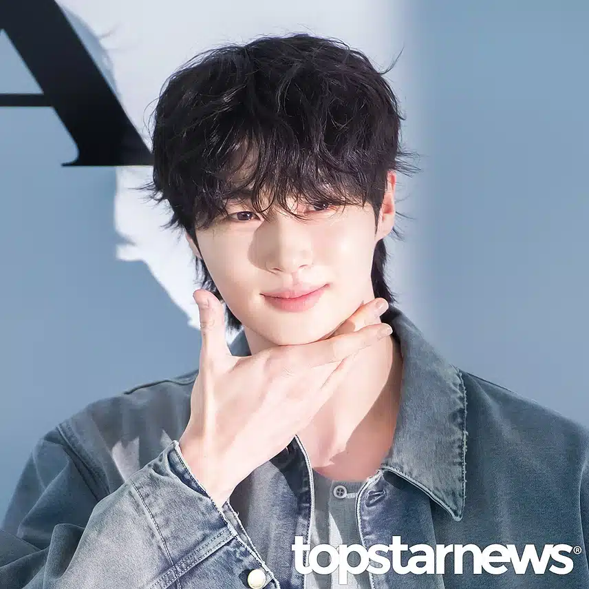 진짜 잘생겼네요 이런 스타일링 너무 잘어울려요