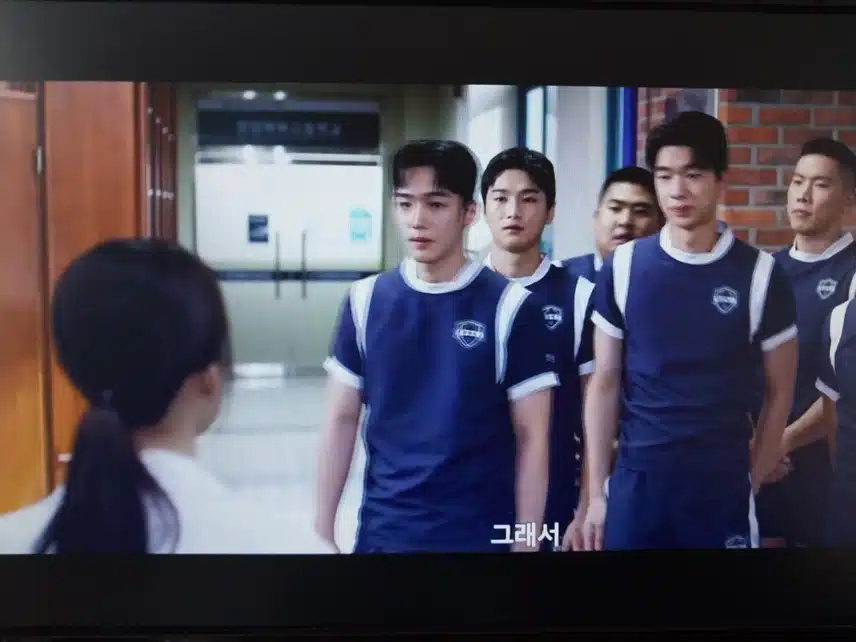 3화 웃긴 장면이 꽤 있네요