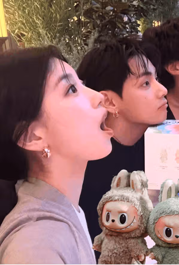 로맨틱 코미디 재질 셀린느 뷔&수지