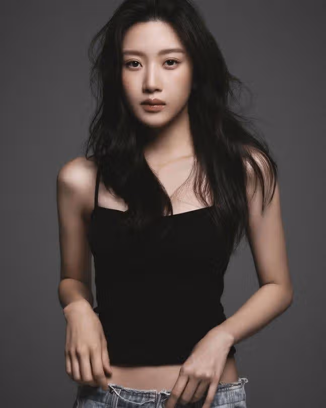 문가영님 영역을 넓혀 스틸하트클럽MC로 나서네요