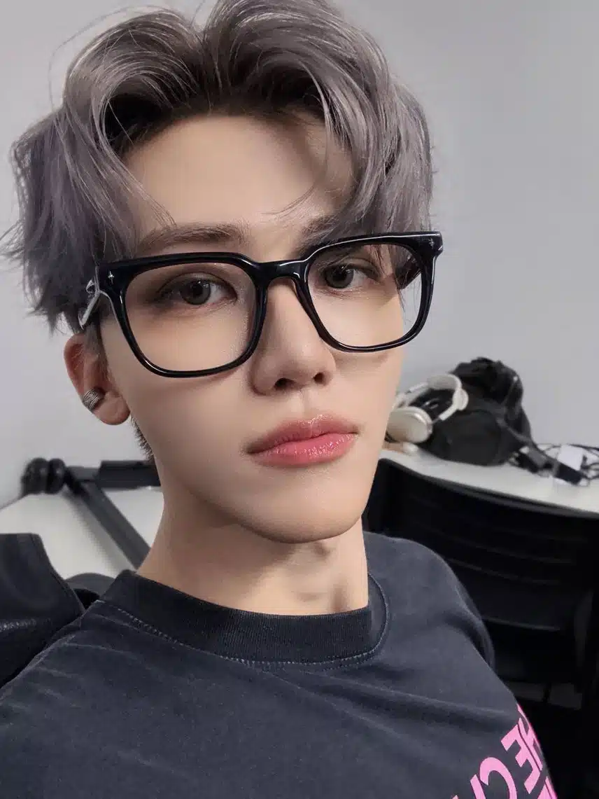 Jaemin, can someone teach me how to take a selfie?