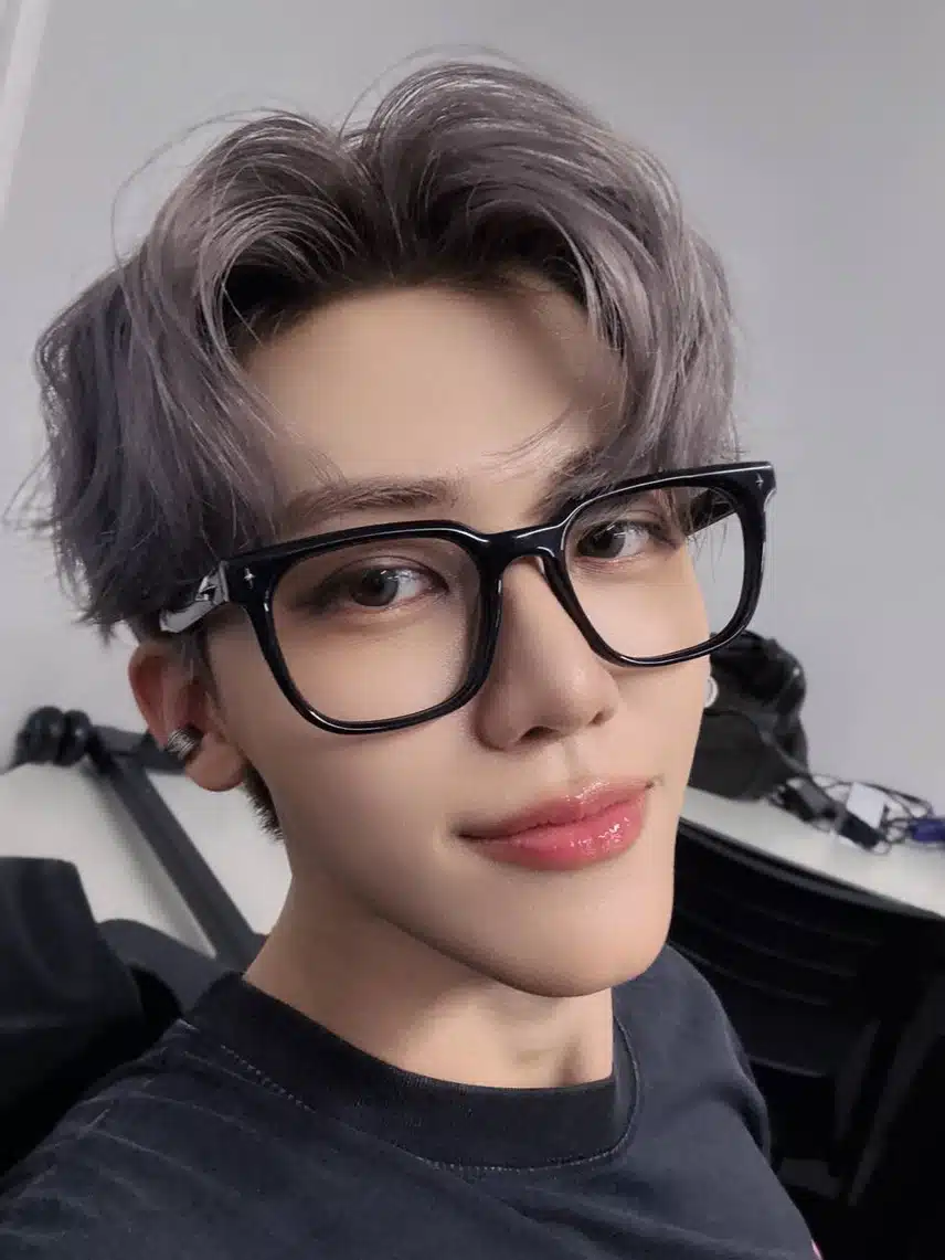 Jaemin, can someone teach me how to take a selfie?