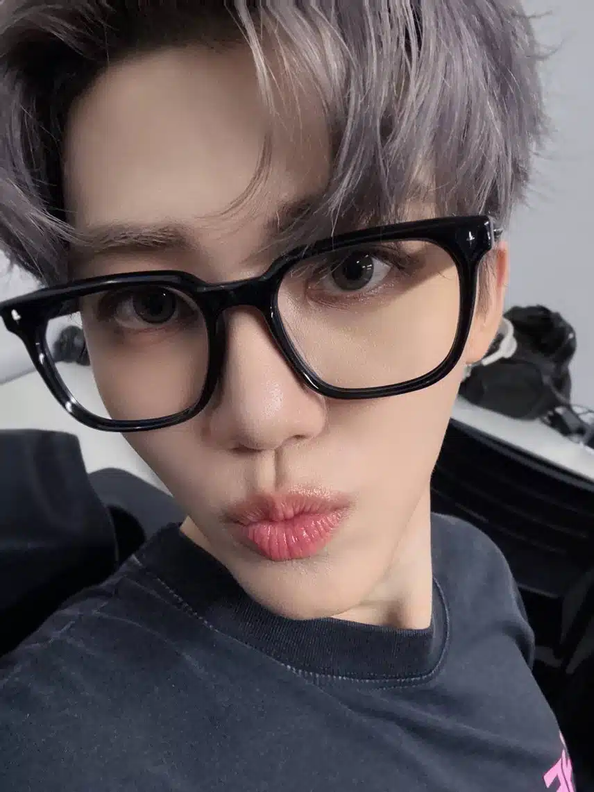 Jaemin, can someone teach me how to take a selfie?