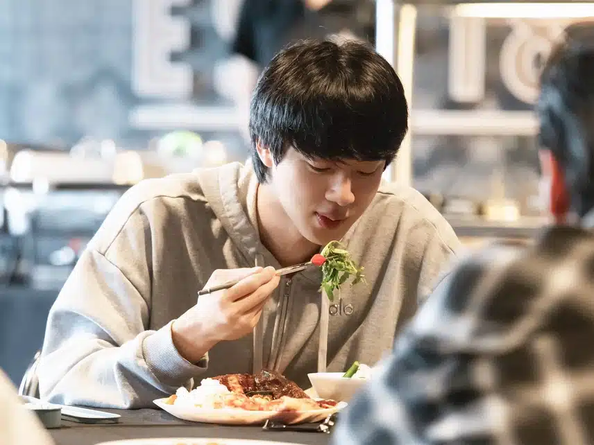 영화 스틸컷같은 진의 백스테이지 사진들