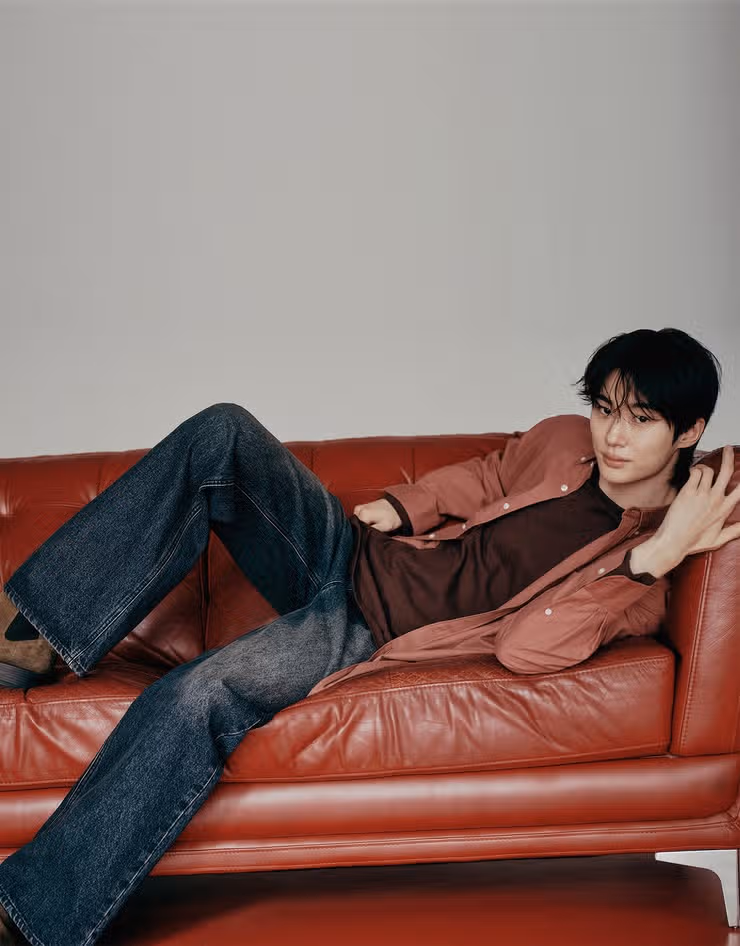 Giordano's new pictorial photos are up.