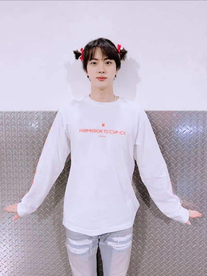 진님 양갈래 헤어스타일 너무 귀엽네요~ㅎ