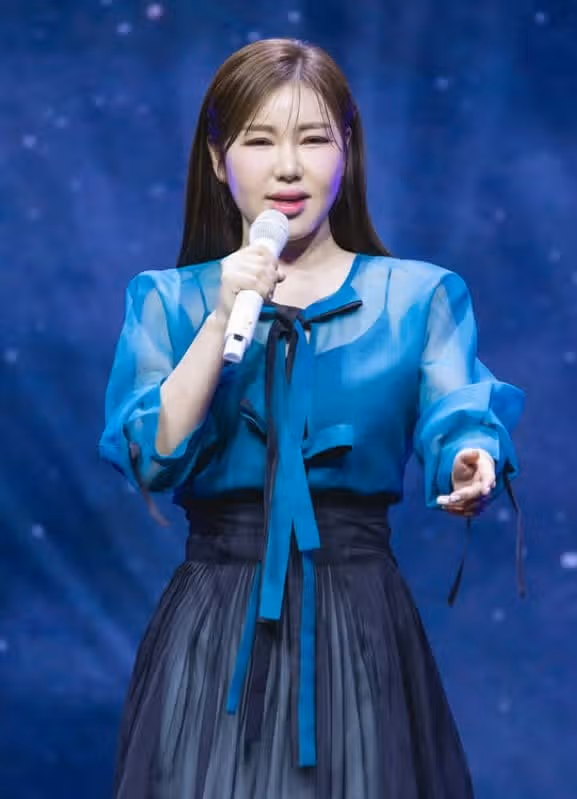 파란 드레스같은 한복이 너무 이쁜 가인님