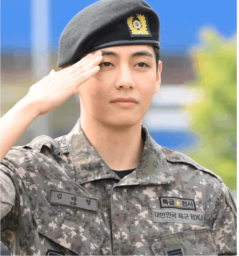 뷔님 전역하고 불면증 생겼나봐요 영양제 엄청 많네요