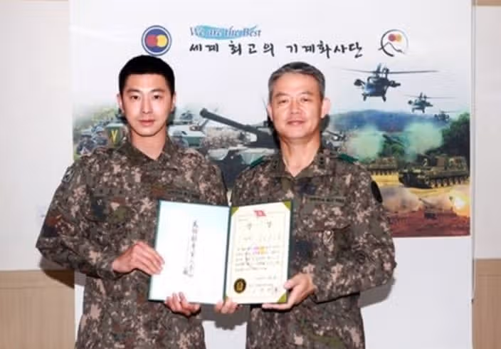 Il membro dei TVXQ è considerato una delle celebrità che hanno prestato servizio nell'esercito?