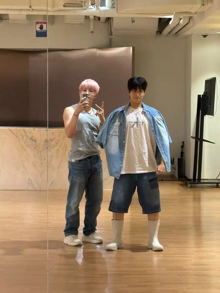 첫 방송을 앞두고 열심히 준비하는 주니지니