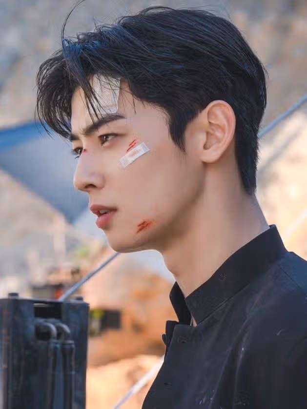 얼굴에 상처가 가득해도 잘 생긴 차은우