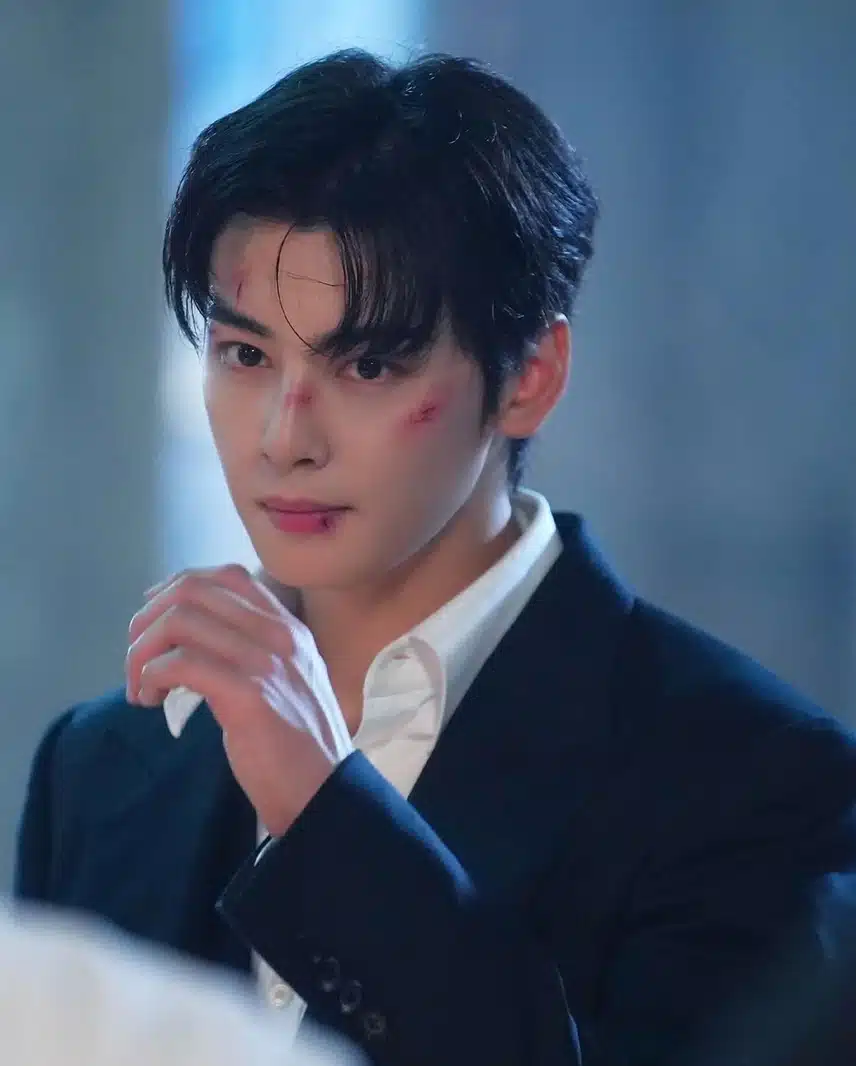 얼굴에 상처가 가득해도 잘 생긴 차은우
