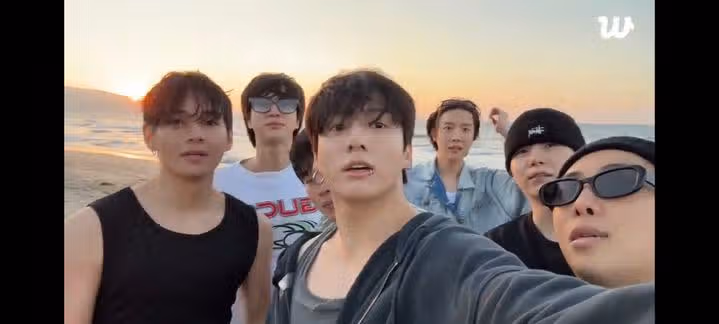 È così bello vedere una foto di gruppo dopo così tanto tempo!