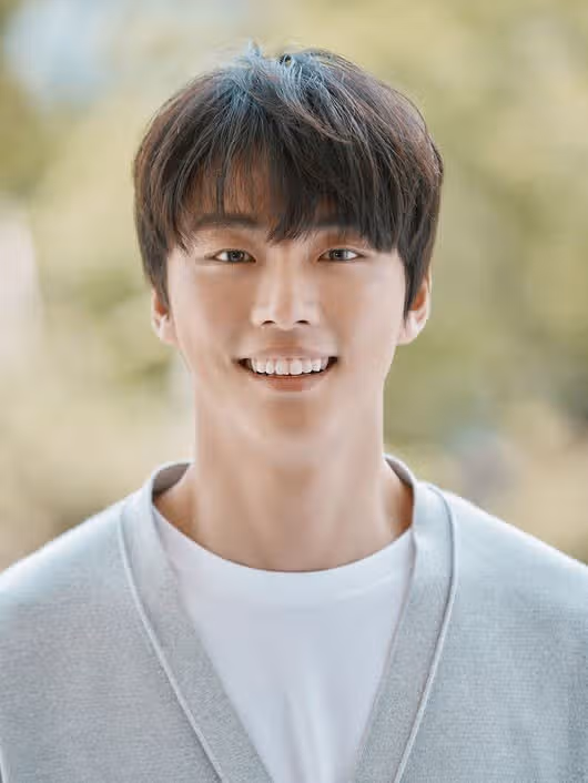 윤시윤 아빠 충격 정체? 엄마 나이 직업 가족사 프로필 총정리