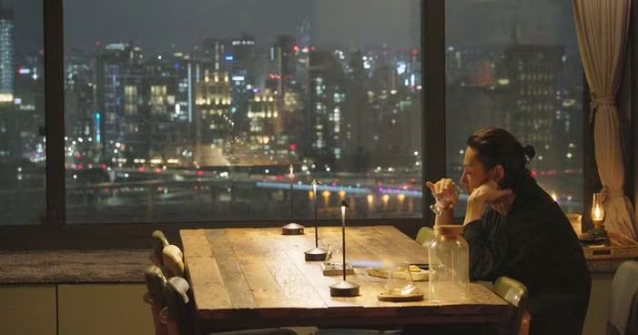 Vengono riassunti l'occupazione, l'età, lo stato civile e il patrimonio della madre di Yoon Shi Yoon!