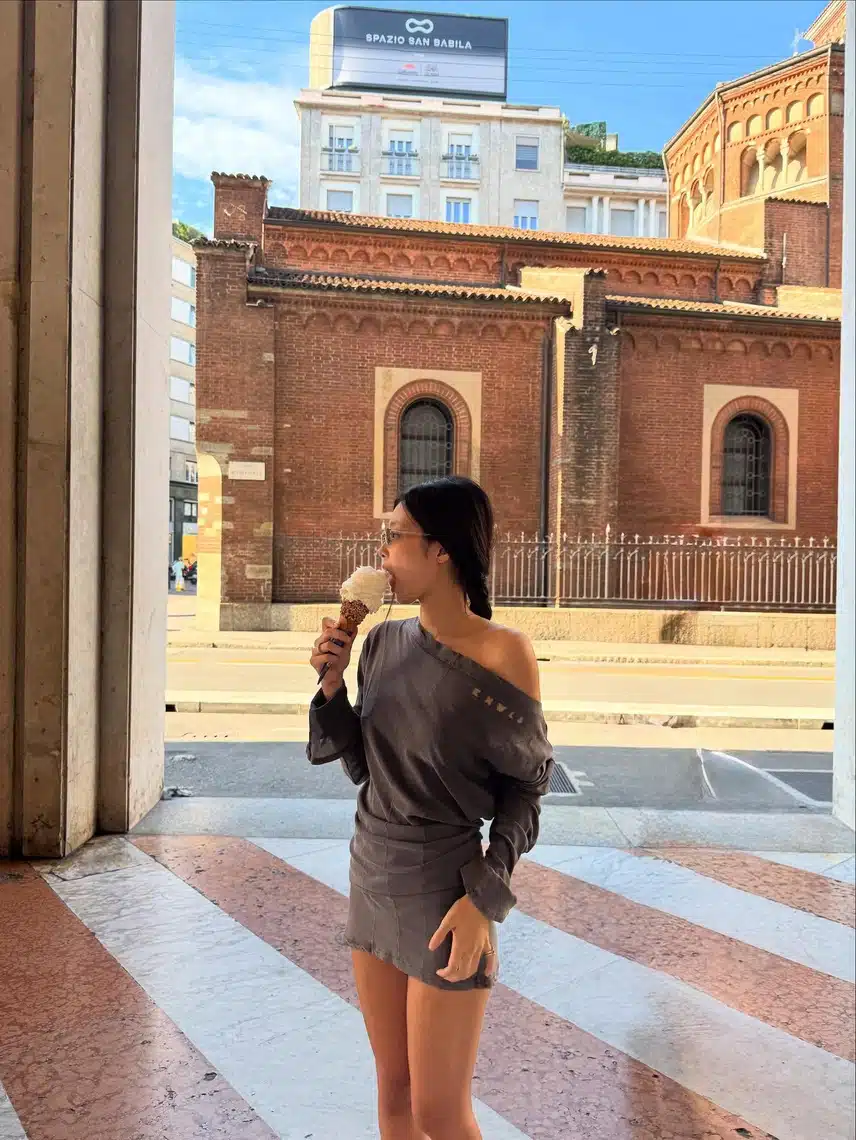 Jenny si sta godendo il suo tour europeo e le visite turistiche.