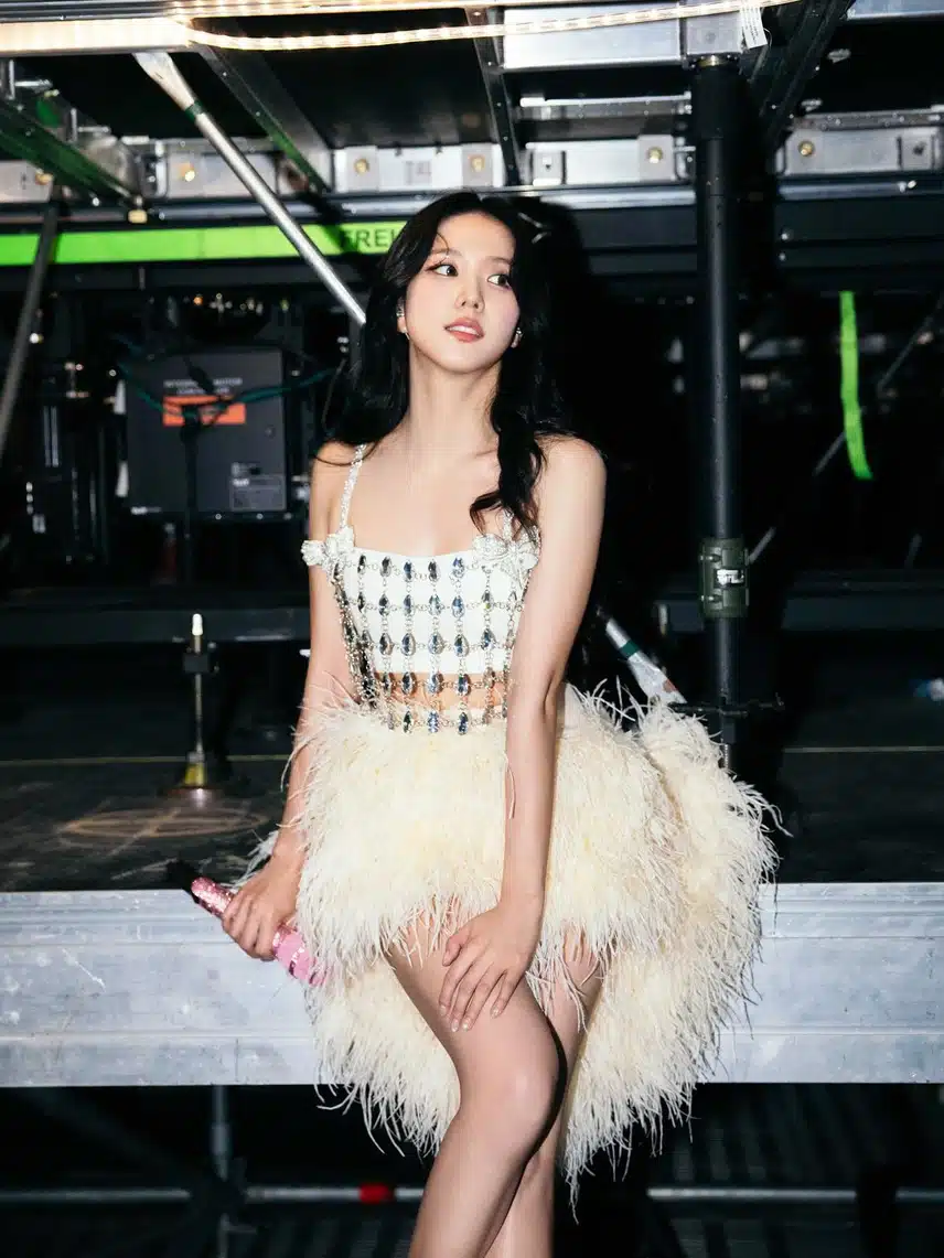 L'abito realizzato per Jisoo in Autoritratto