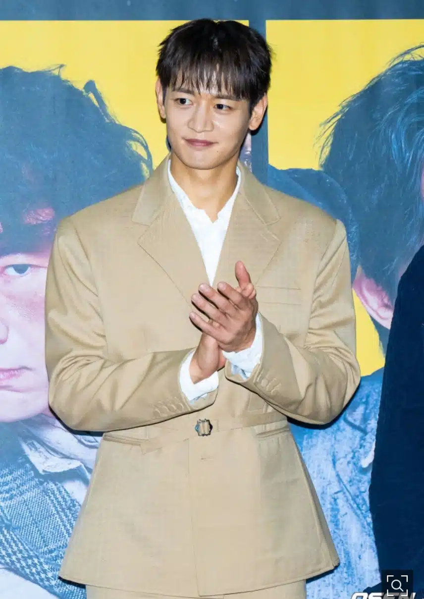Berita tentang Minho menghadiri konferensi pers sebagai aktor teater