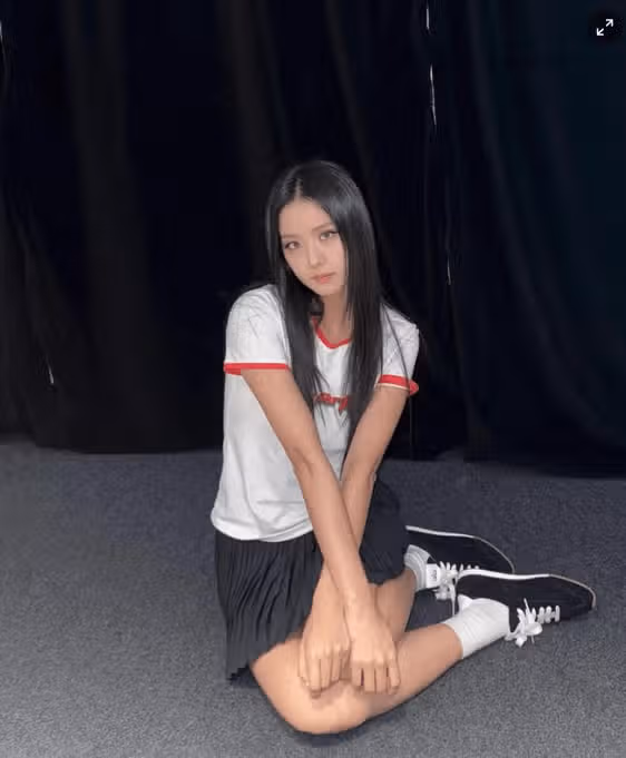 Jisoo，你兼具纯真与时尚，真漂亮！
