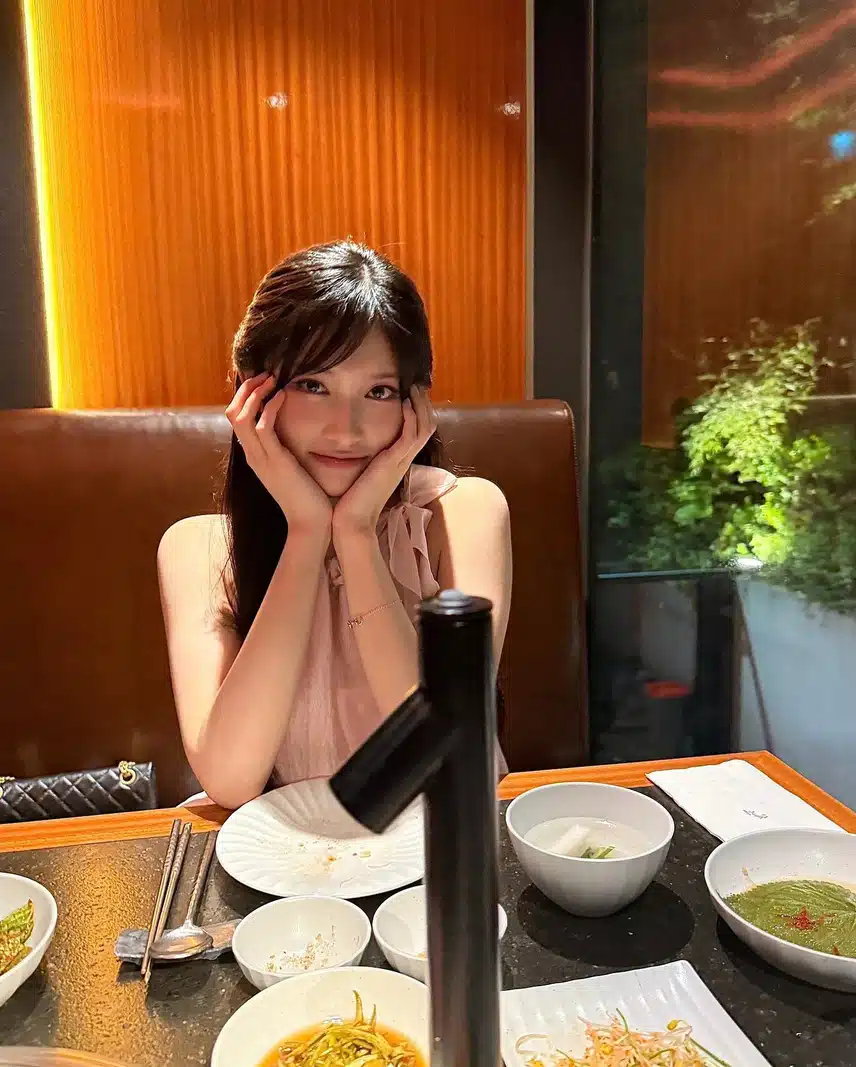 ¡El miembro más joven de Ive, Lee Seo, que tiene una apariencia muy hermosa, subió una publicación en Instagram!